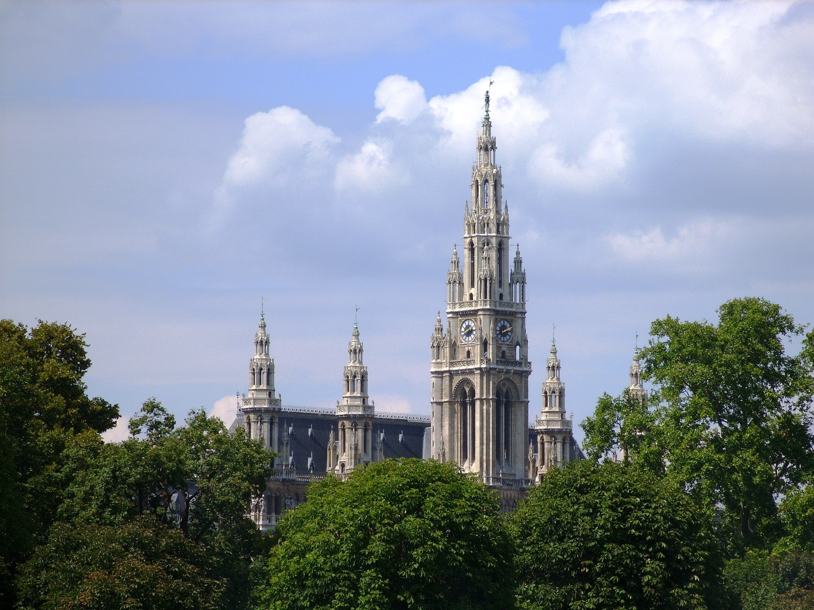 vienna rathaus