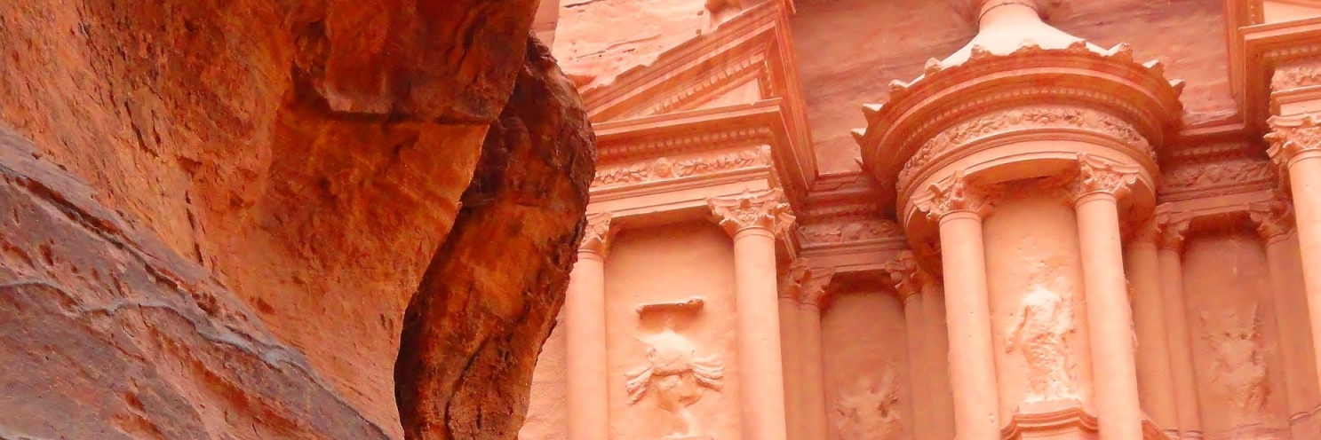 petra treasury building