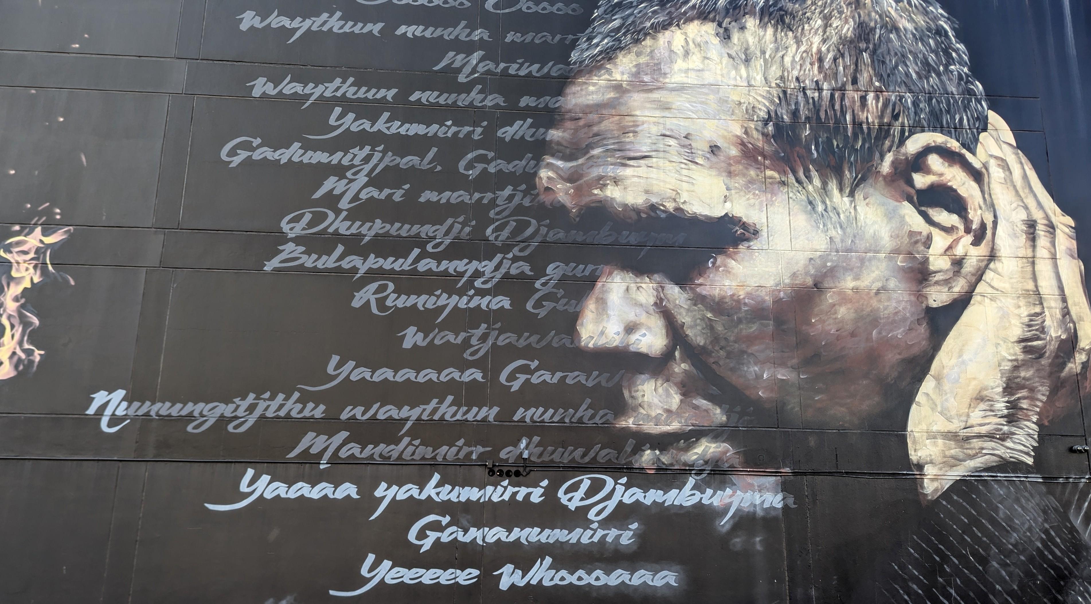 darwin mural: Yunupingu