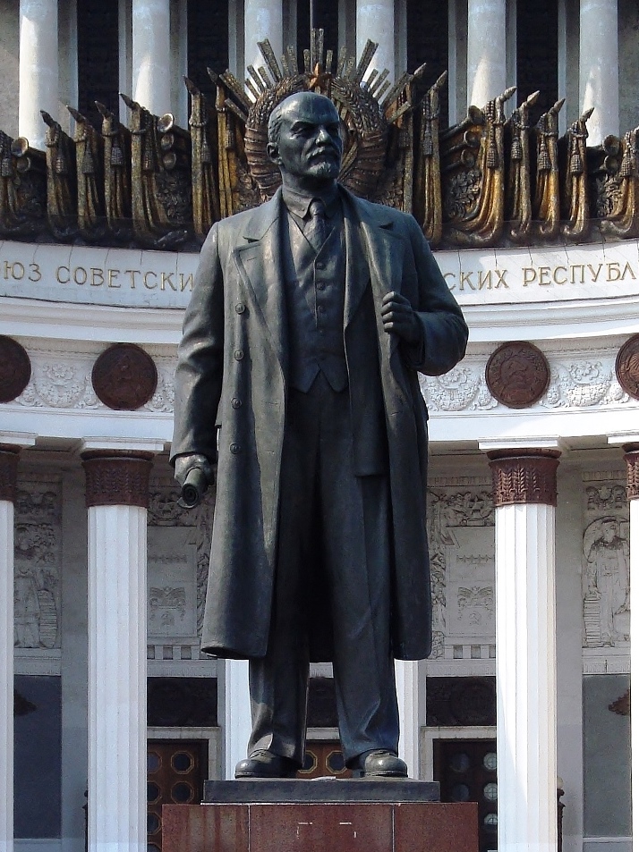 lenin statue moscow