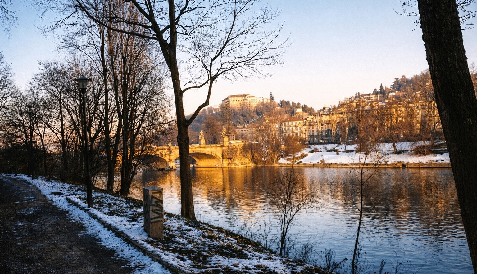 river po turin