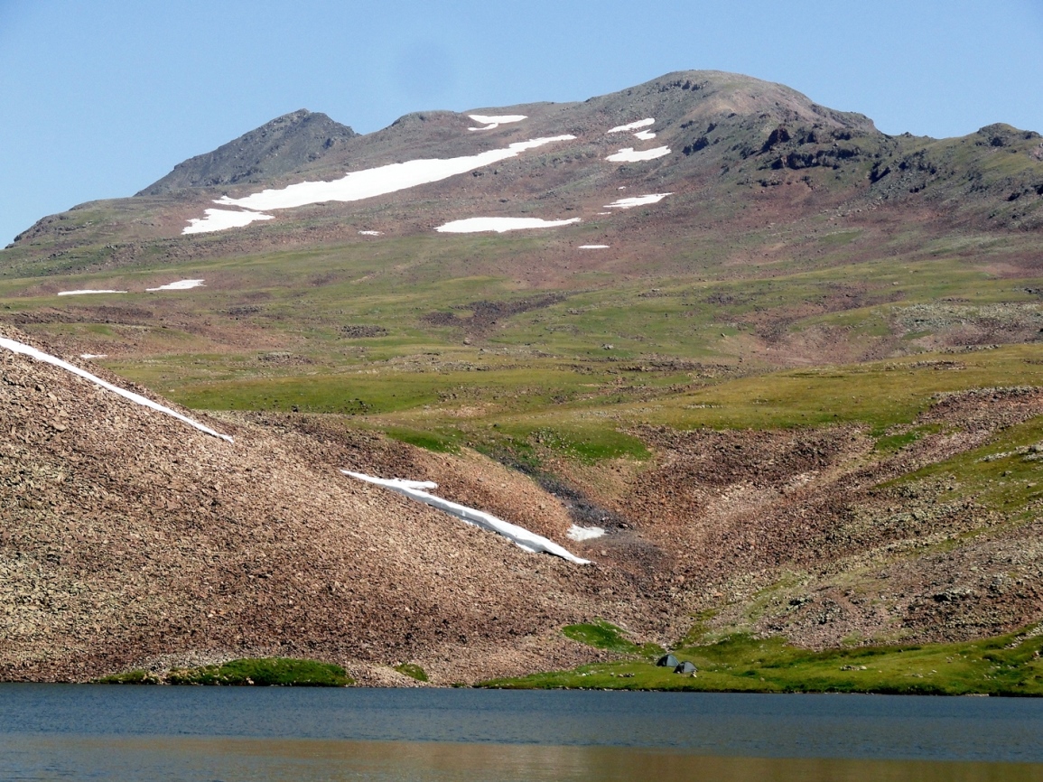 lake kari armenia