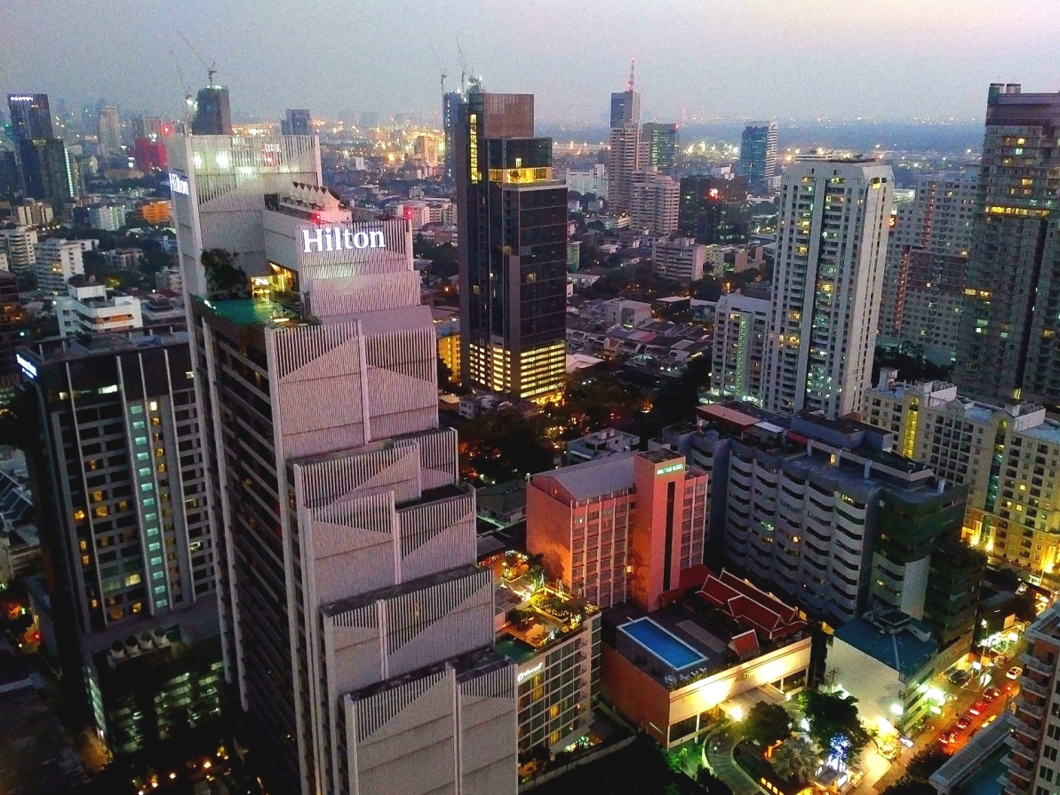 bangkok skyline at night