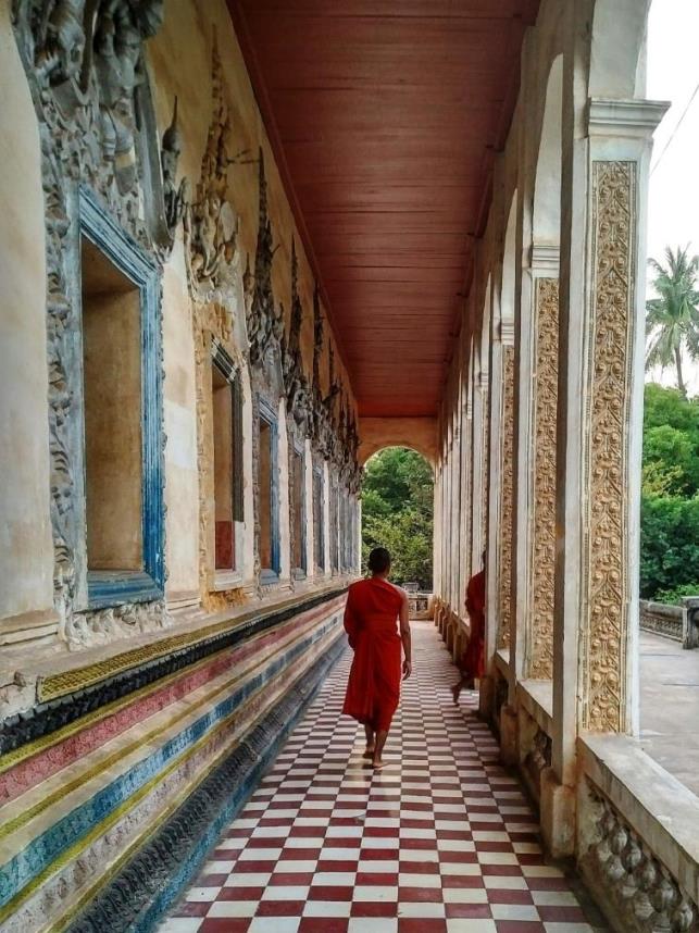 wat bo temple monk