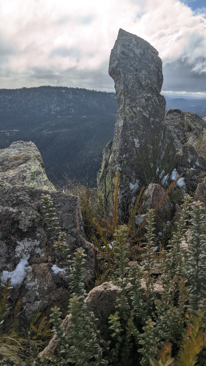 booroomba rocks hike