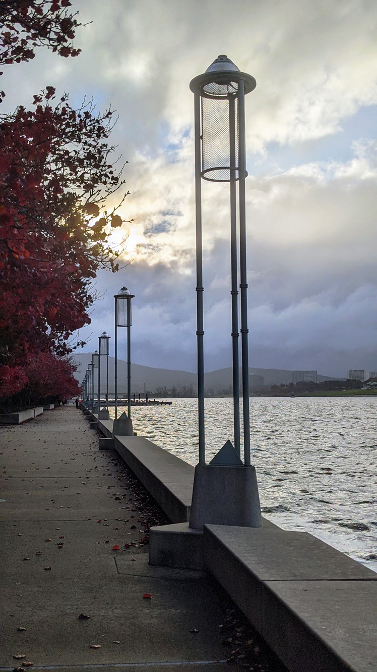 canberra lake burley griffin