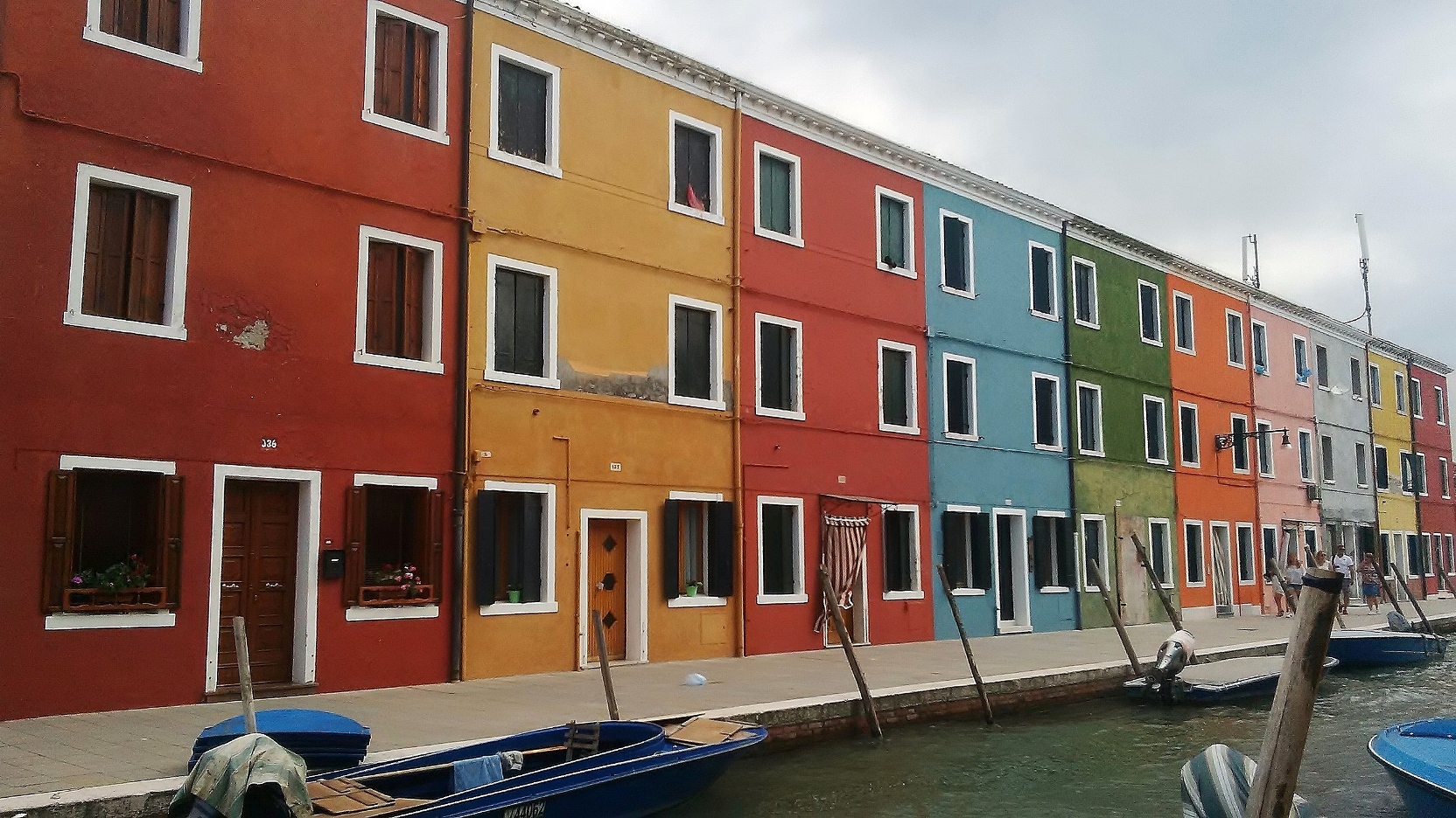 burano colourful buildings