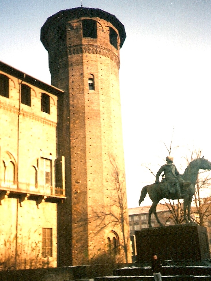 castle square turin