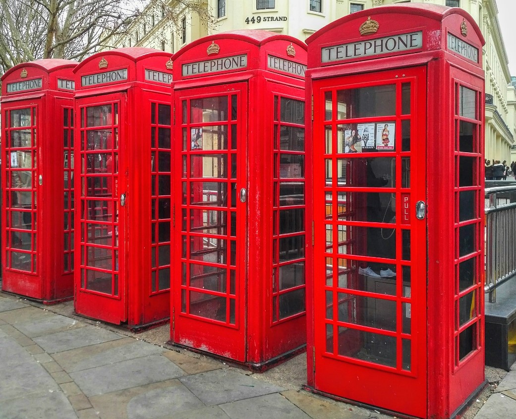 red phone boxes london