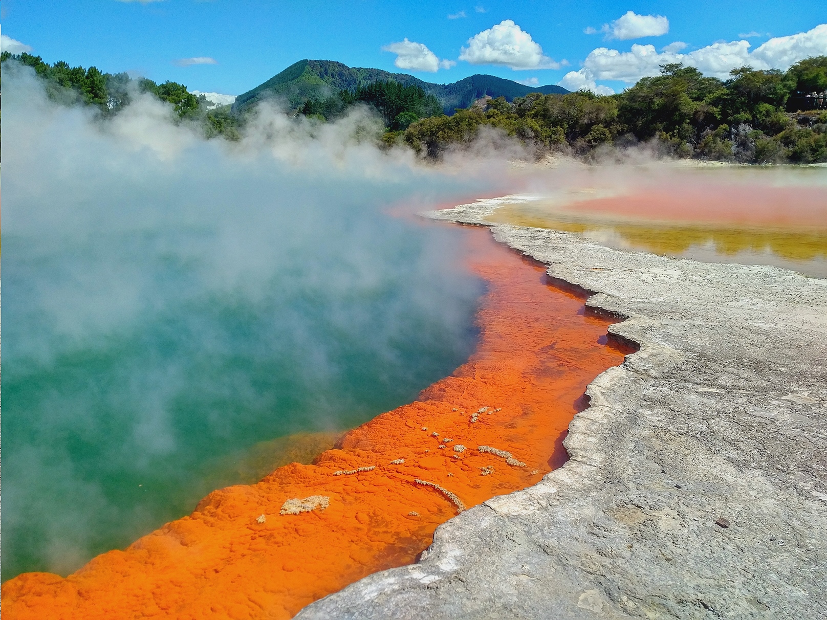 Wai-O-Tapu Champagne Pool