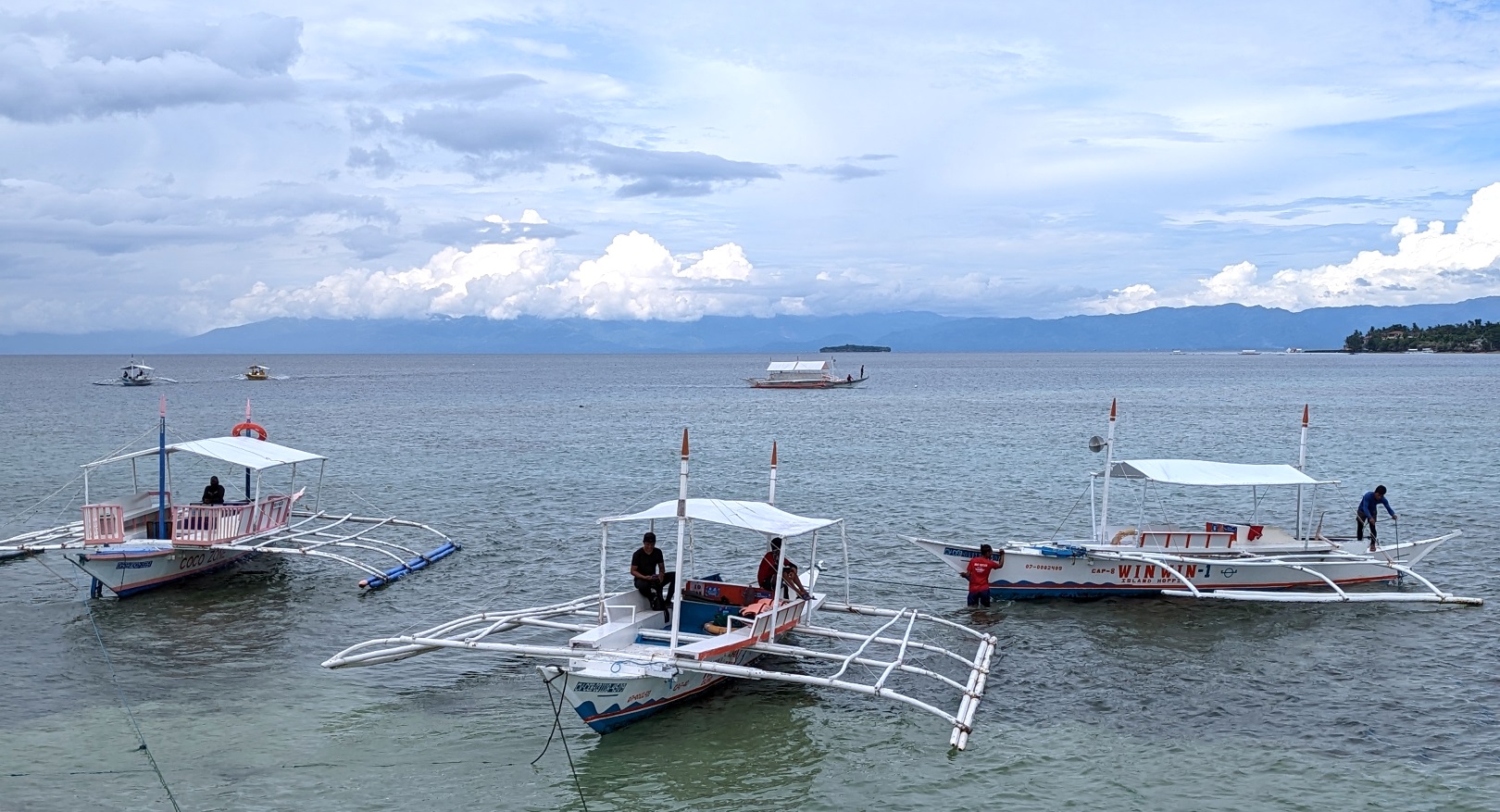 bangka boats moalboal