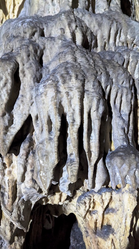 Anahulu Cave