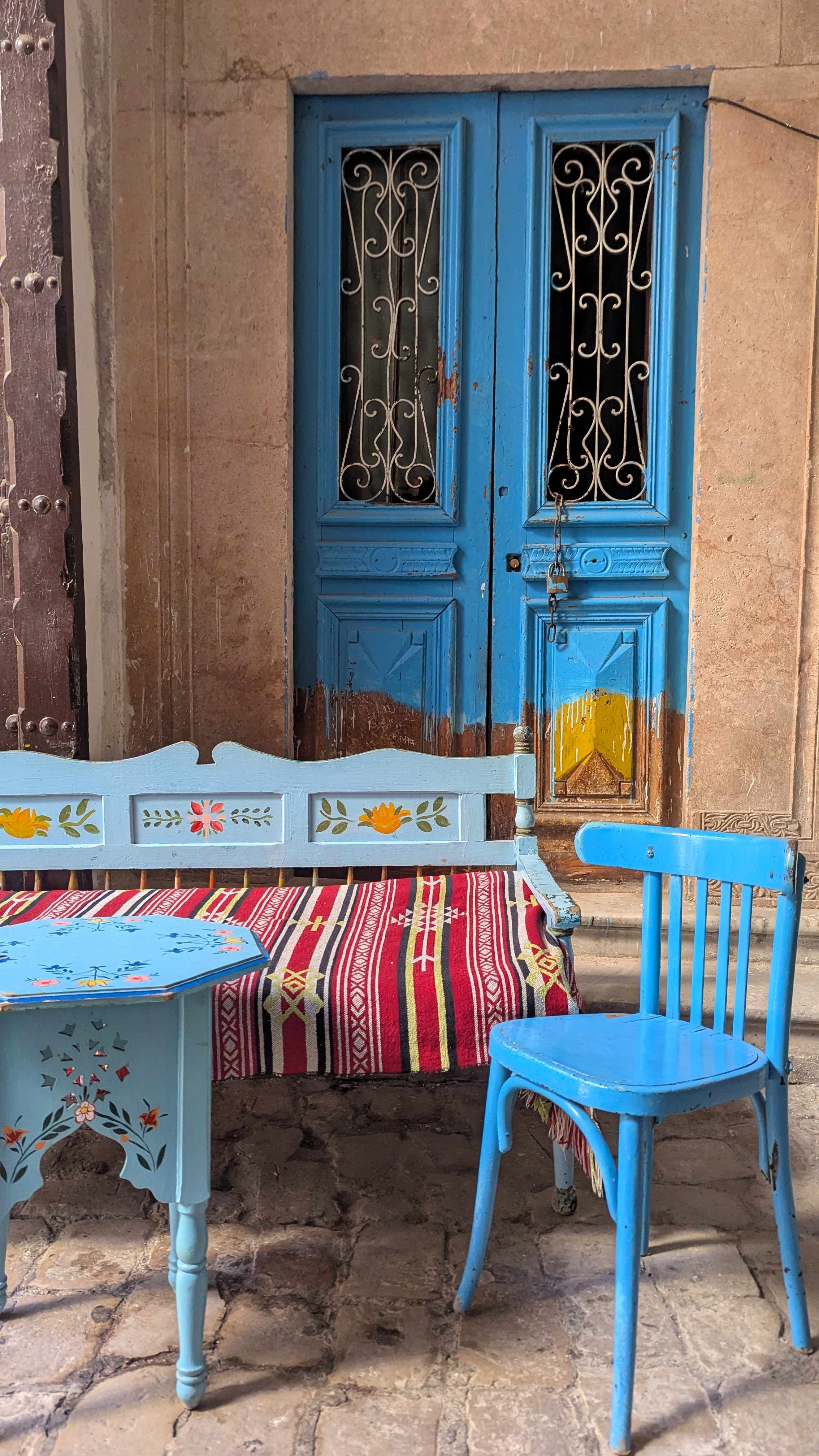 Tunis cultural colour