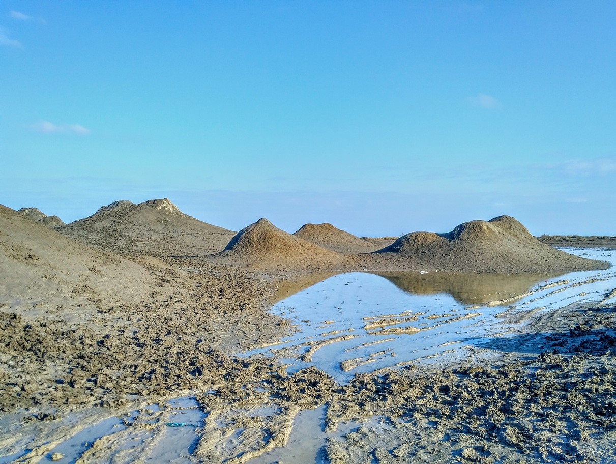 mud volcanoes azerbaijan